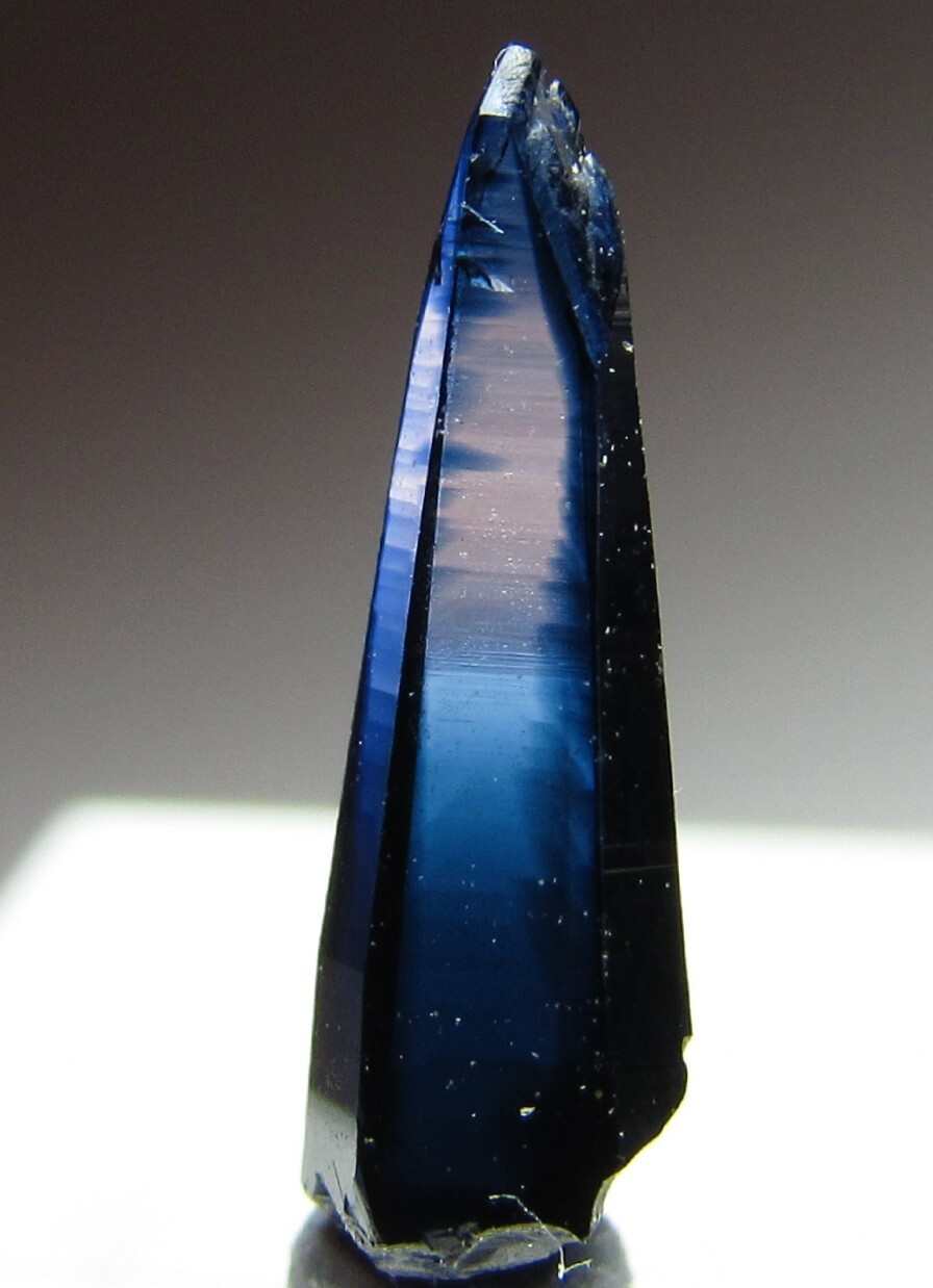 MAGNIFICENT POINTED GEM CLEAR SAPPHIRE CRYSTAL!!! WINZA TANZANIA