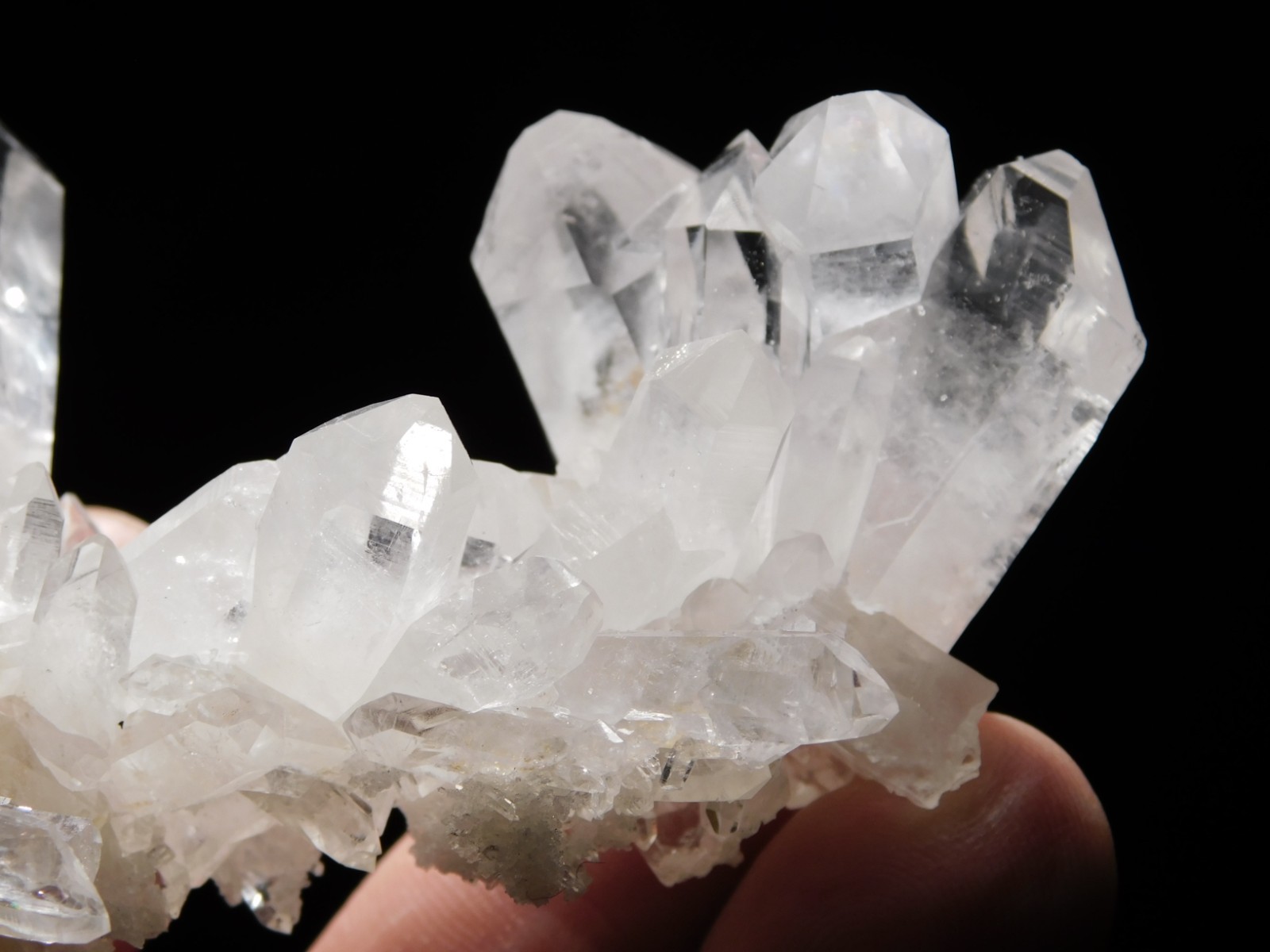VERY TRANSLUCENT Quartz Crystal FLOATER Cluster Collier Creek Arkansas 108gr