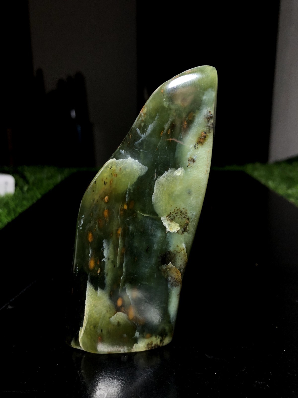 Green Serpentine Polished Crystal Freeform Carving 194 Gram 4.6″ Healing Mineral