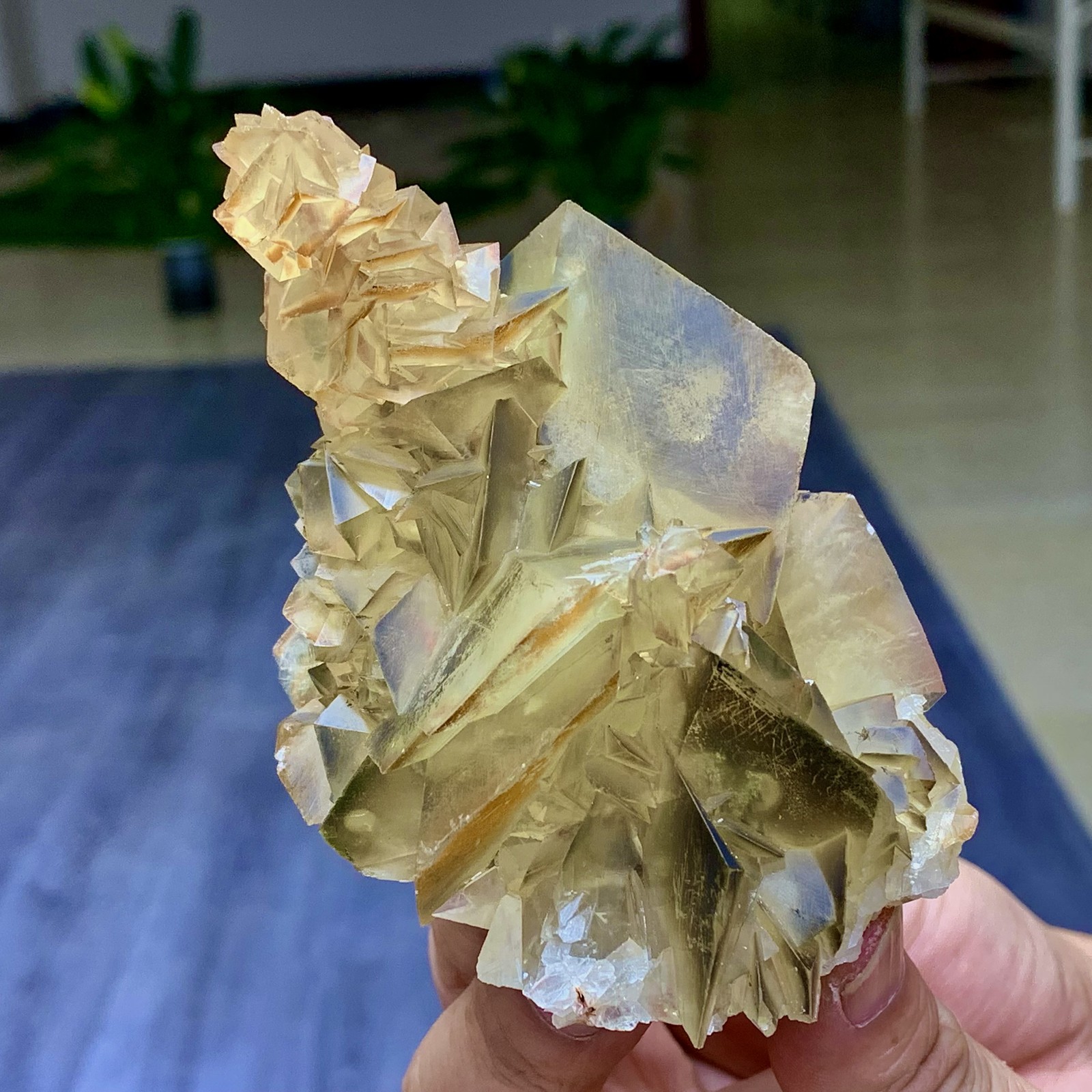 285G Natural transparent yellow black calcite crystal quartz mineral sample