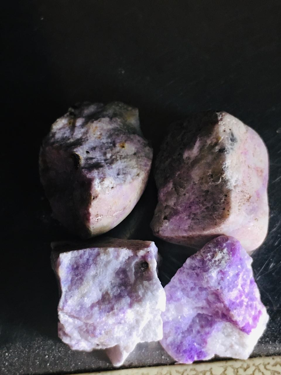 Hackmanite Rough Chips Natural UV Reactive Fluorescent Crystal Mineral 4 Pieces