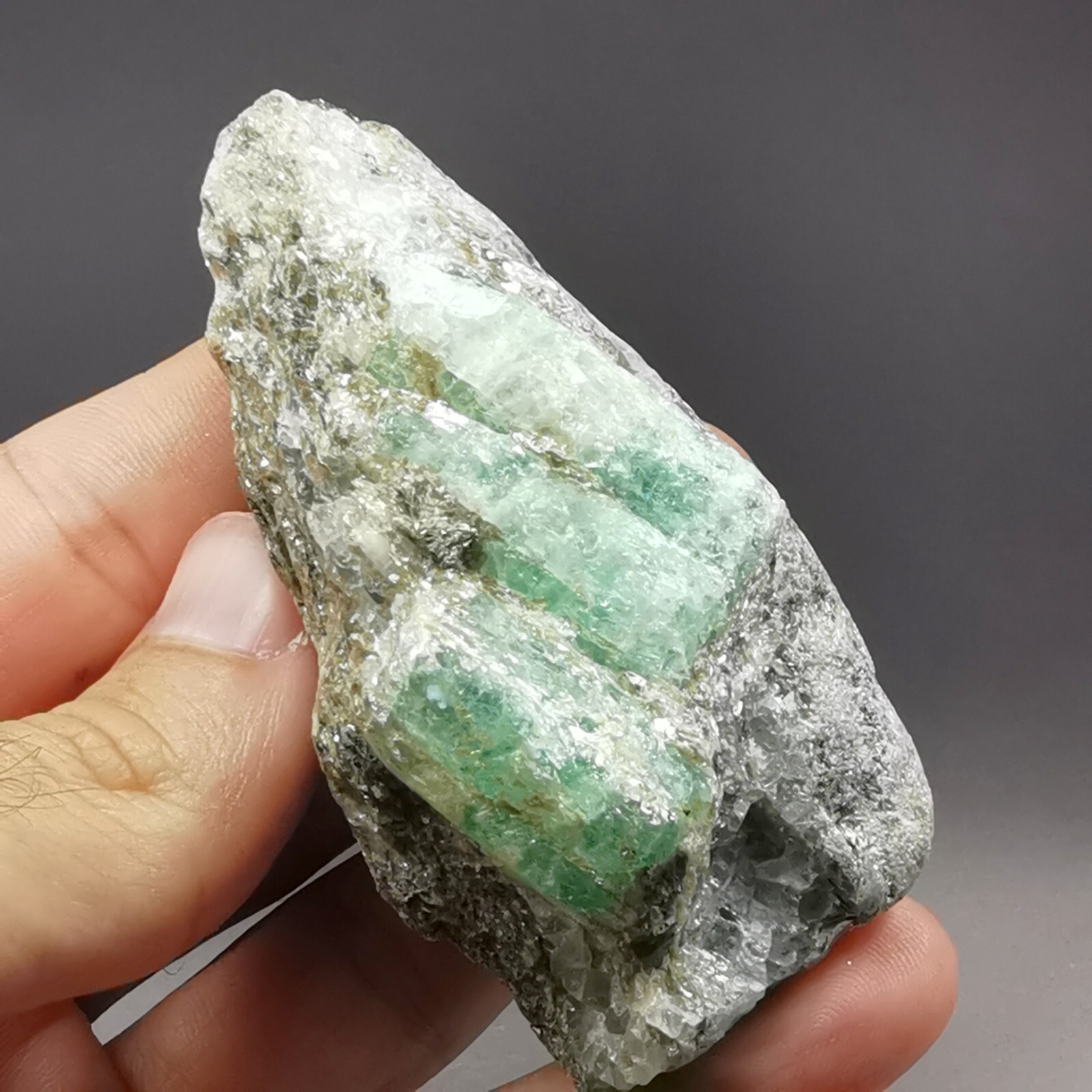 685ct / 137g Emerald w. Matrix / Malyshevo, Russia / Rough Crystal Gem Specimen