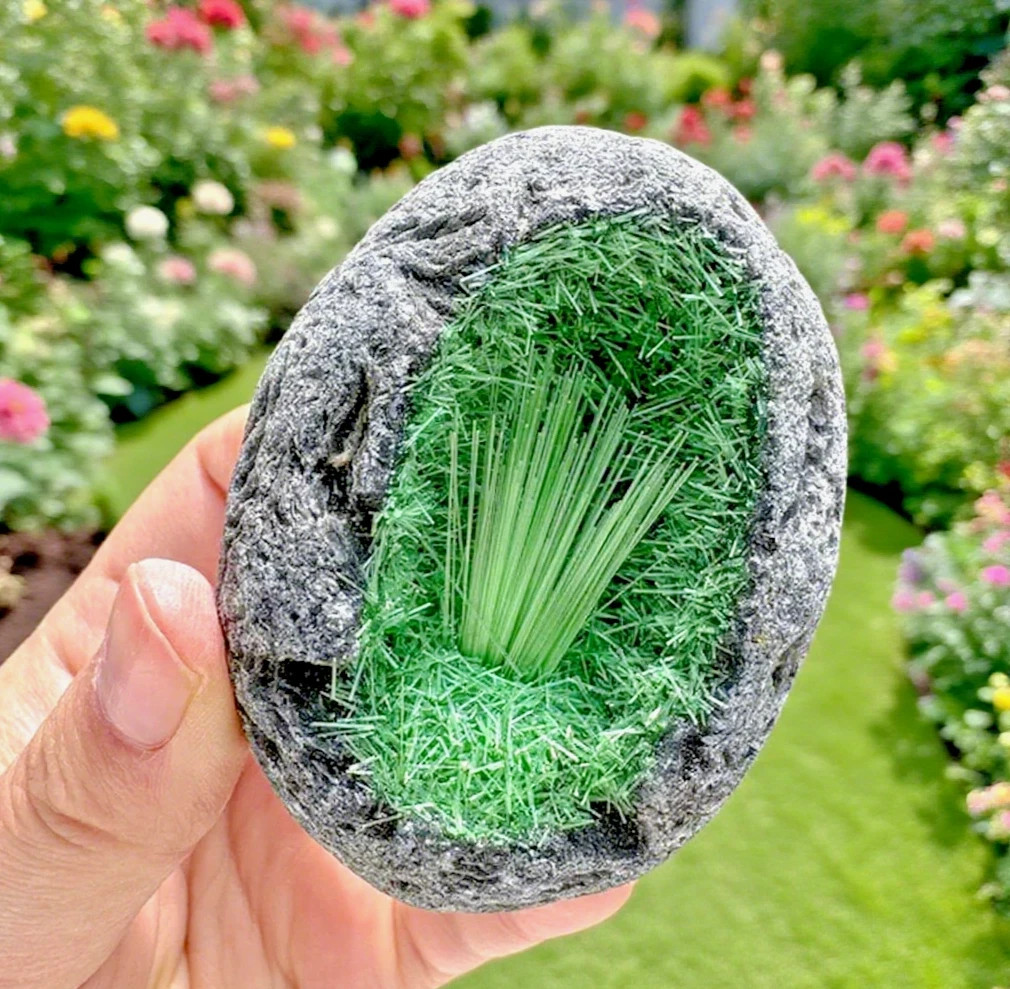 Natural Rare Meteorite Quartz Stone Green Copper Ore Cluster Crystal Specimens