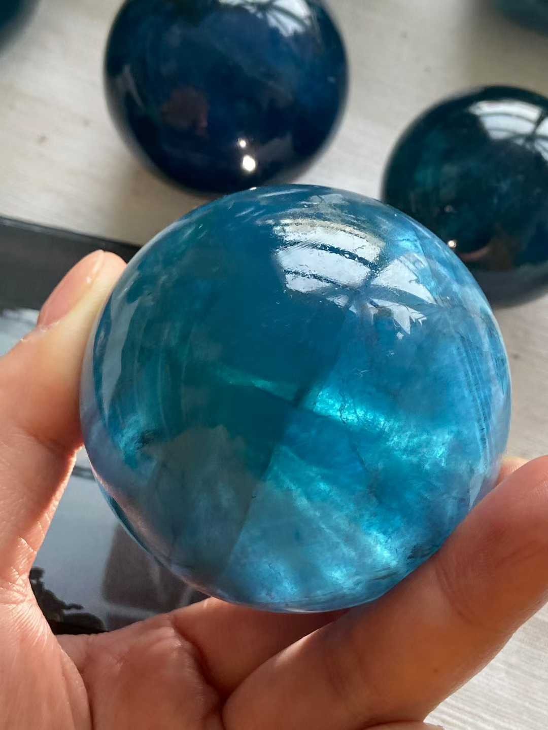 1pc Natural Blue Fluorite Quartz Sphere Crystal Energy Ball Reiki Decor 60mm+