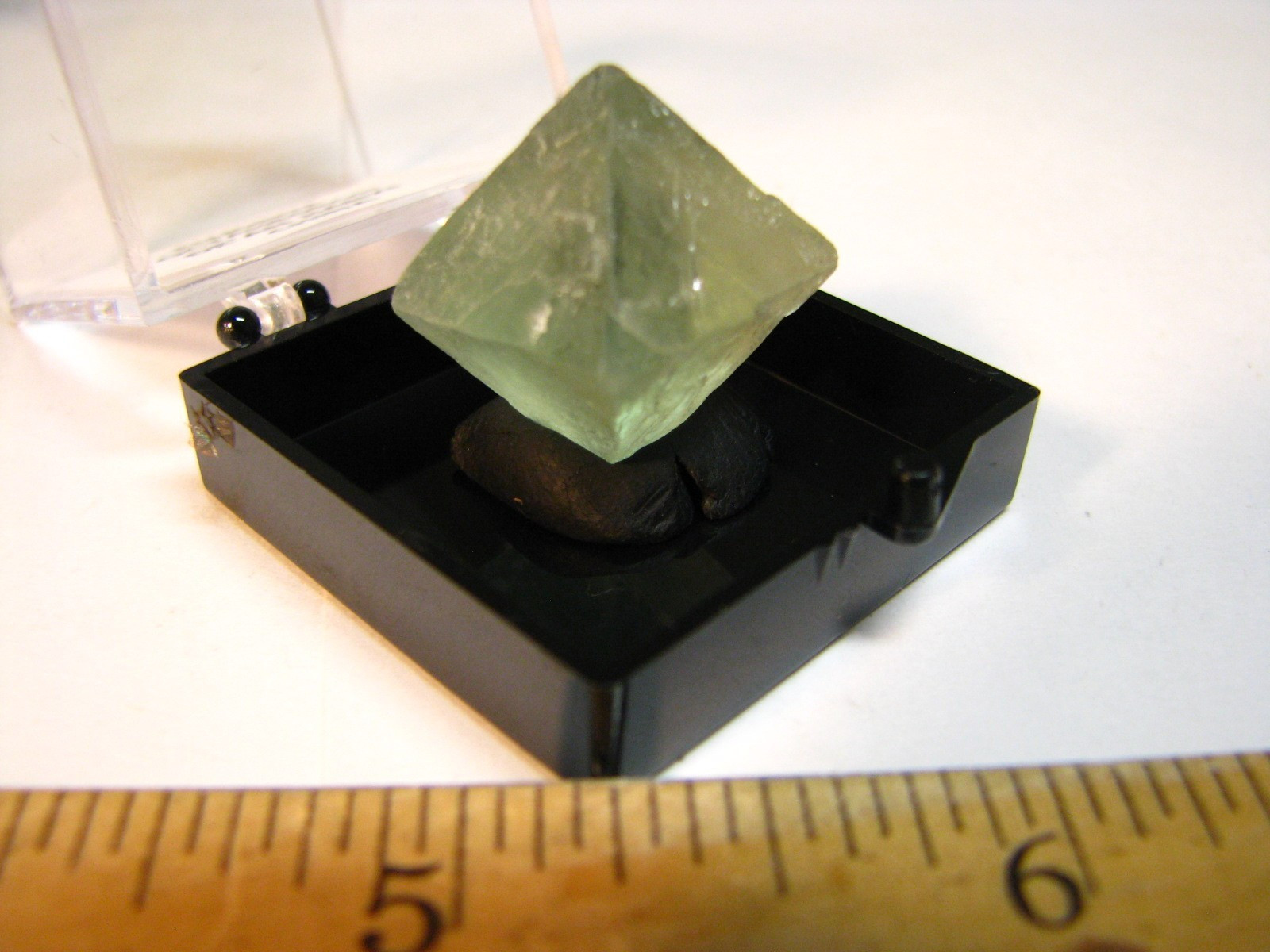 44ct GREEN OCTAHEDRON FLUORITE THUMBNAIL .9x.9x.9inch DE’AN JIANXI CHINA #234