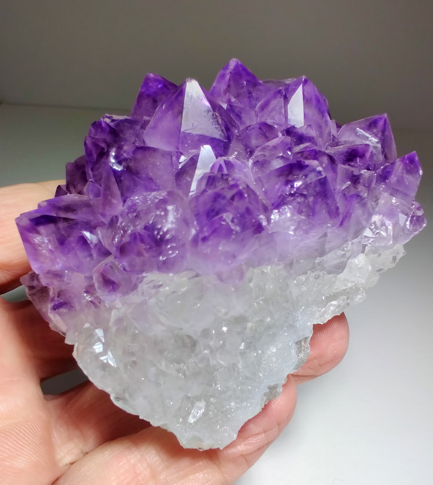 Amethyst crystals, excellent piece! Rio Grande do Sul, Brazil. 495 grams.