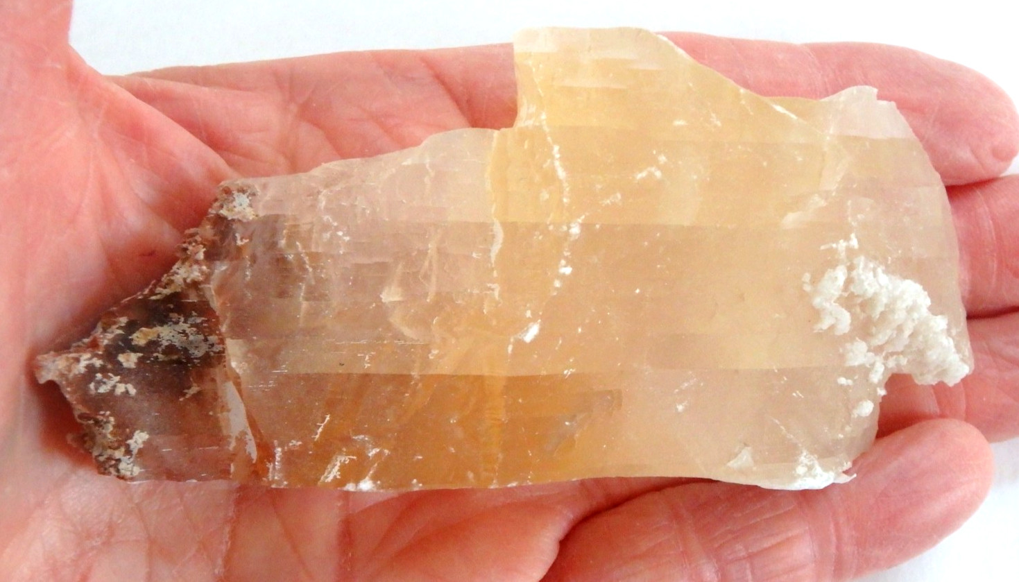 Beautiful Selenite ✨ Golden Phantom Selenite 90.9 grams Glows