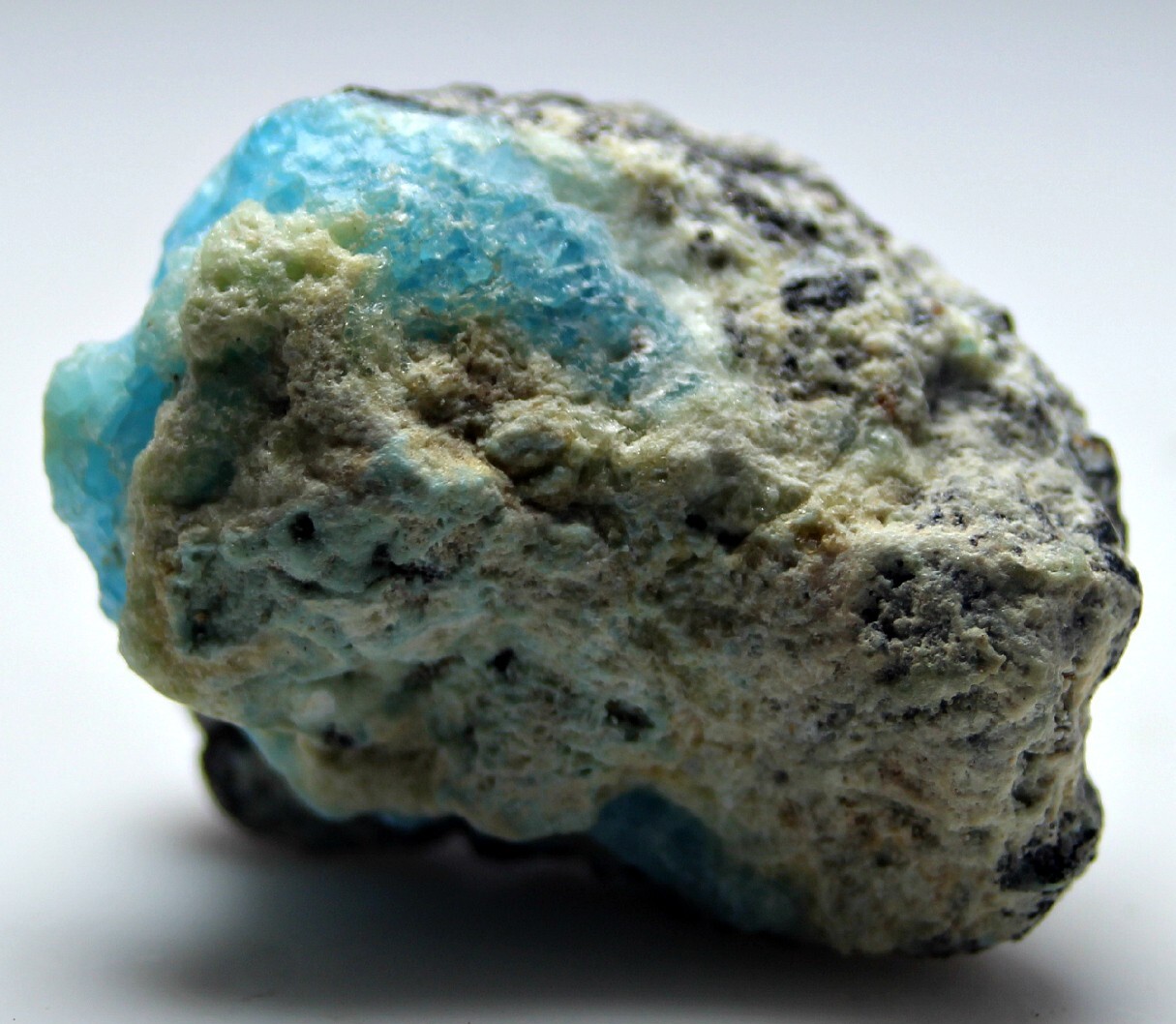 30.0 CT Beautiful Natural Fluorescent Afghanite Crystal Specimen~Afghanistan