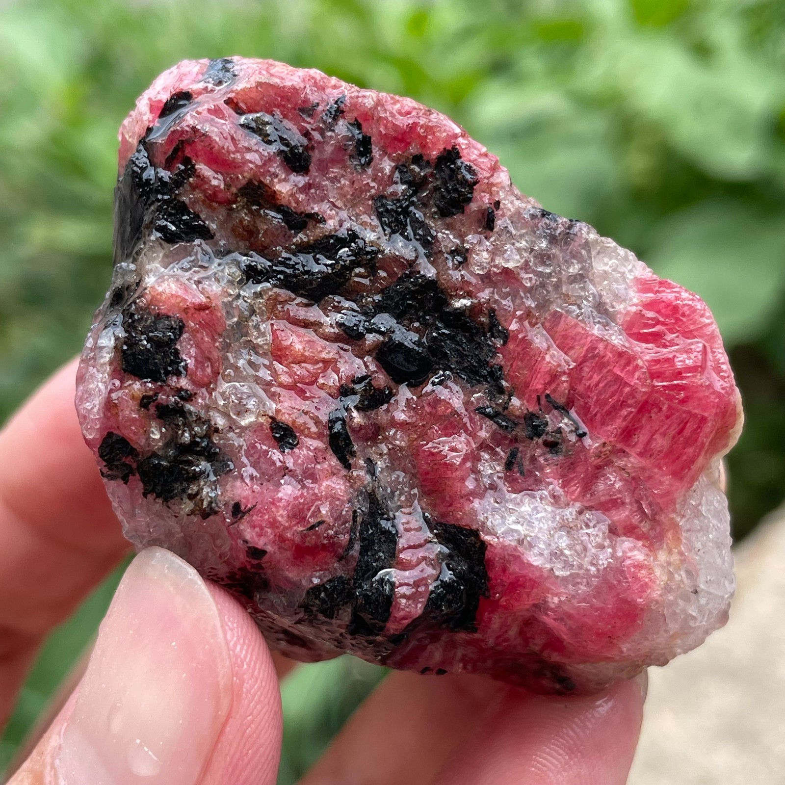 114g Small Raw Ore Red Black Rhodonite Quartz Gemstone Mineral Specimen