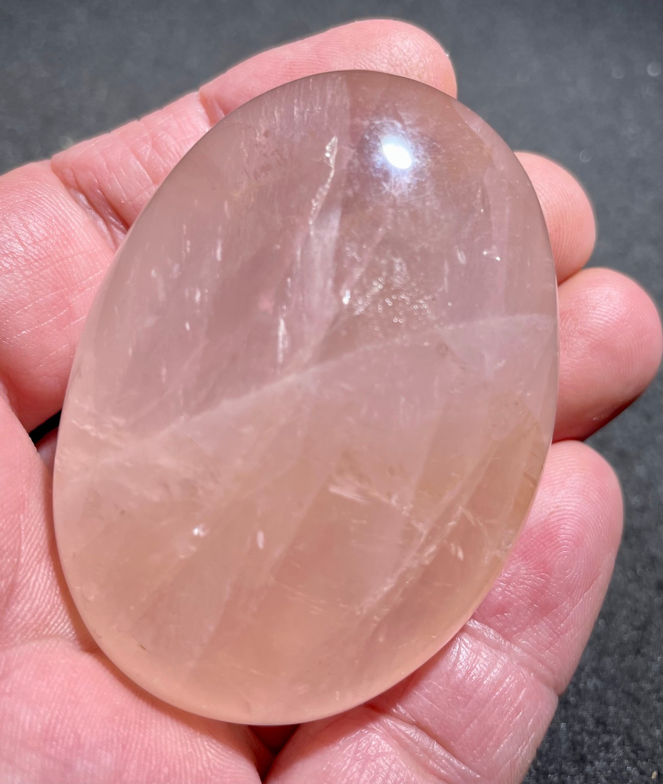 108g Natural pink crystal hand-held for playing with the crystal promotes healin
