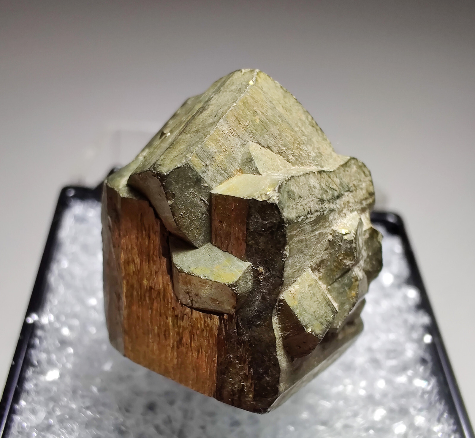 Excellent Pyrite crystal specimen. Ambus Aguas, Spain. 2 cm.