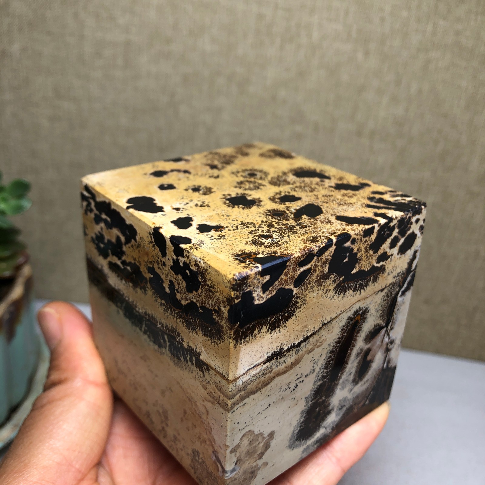60mm Natural Chinese Painting Stone Quartz Crystal cube flat bottom 512g A4505