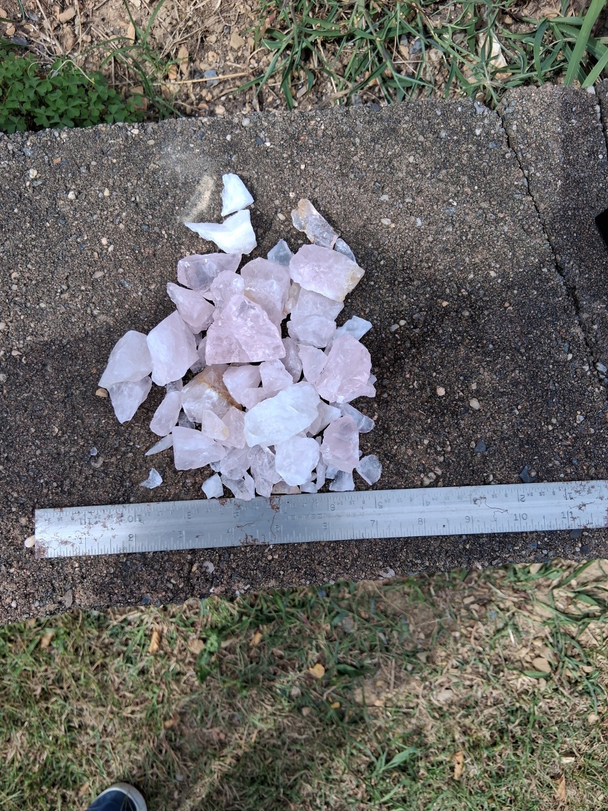 1 lb. Rose Quarts Crystal; Rough Cut, Raw Gemstones. 2 – 1/2 inches