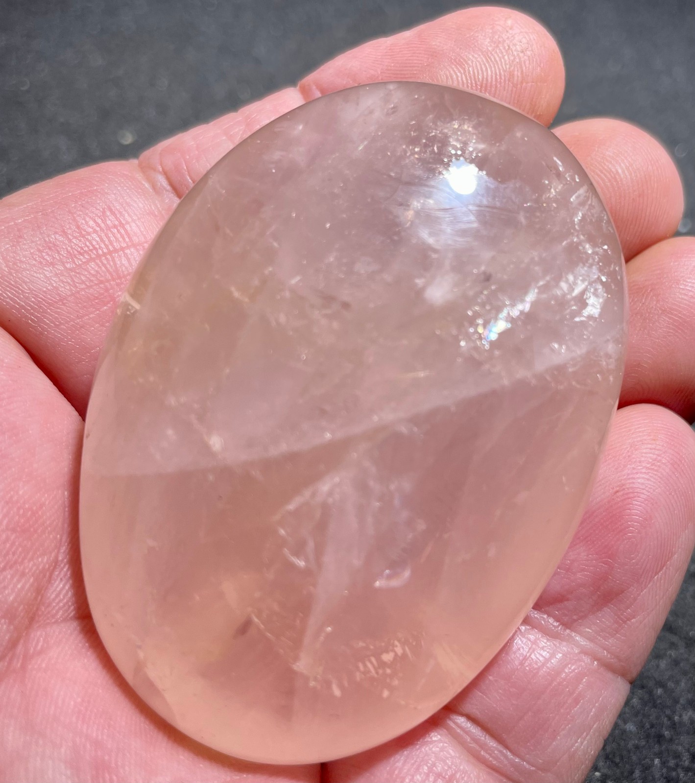 108g Natural pink crystal hand-held for playing with the crystal promotes healin