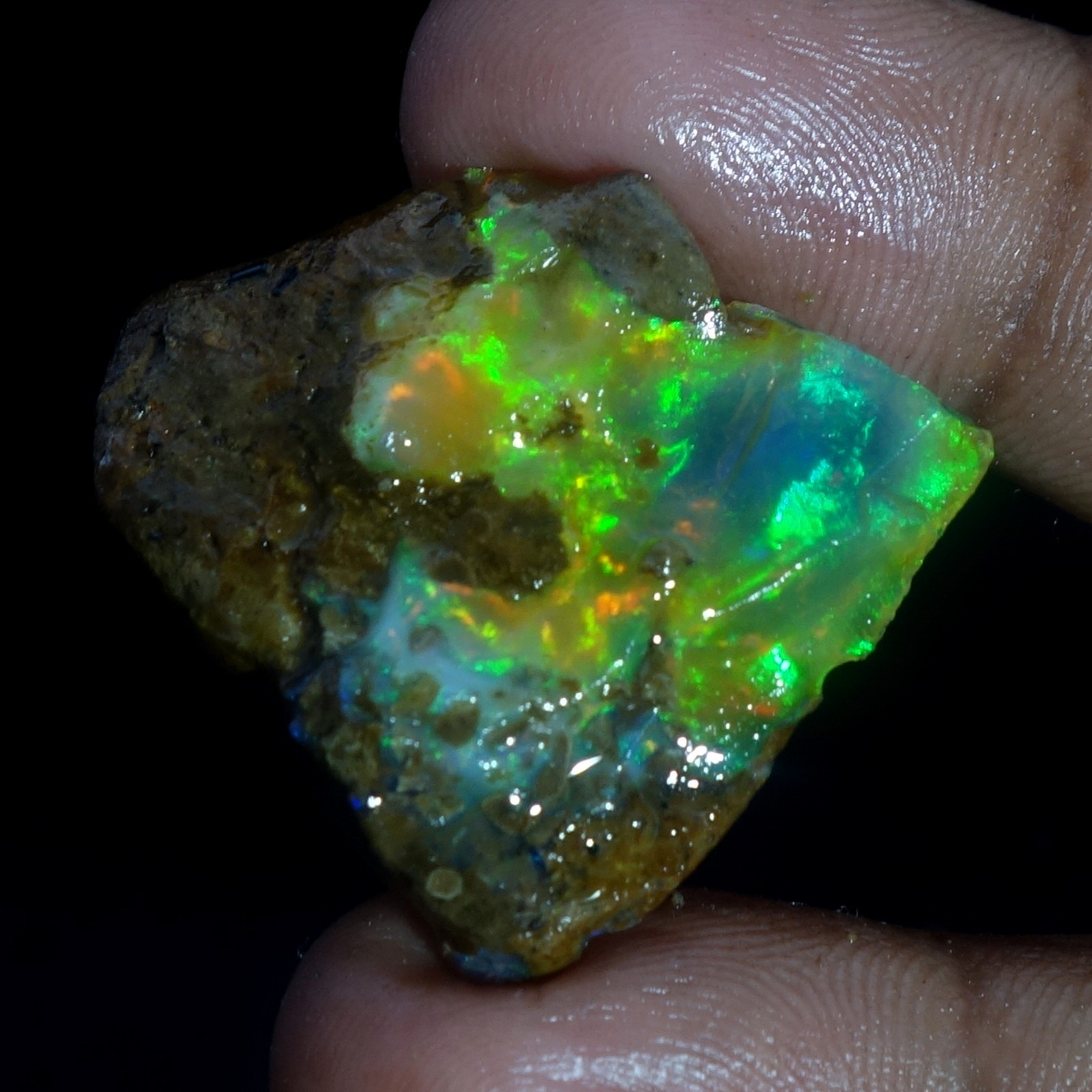 AA+ Ethiopian Opal Oil Rough Entreated Welo Fire Opal Multi Color Flash 40.90Cts