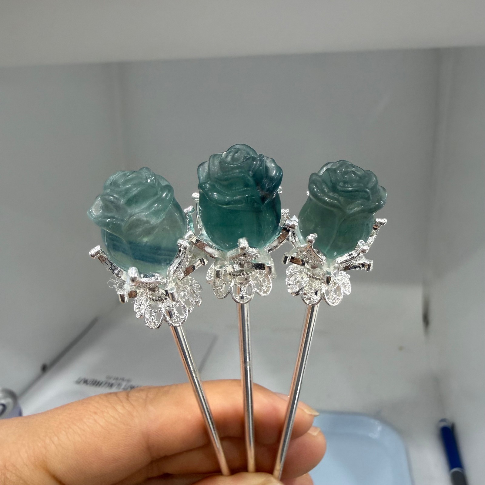 5pc Natural green fluorite hand carved Rose flower Quartz Crystal Healing Gift