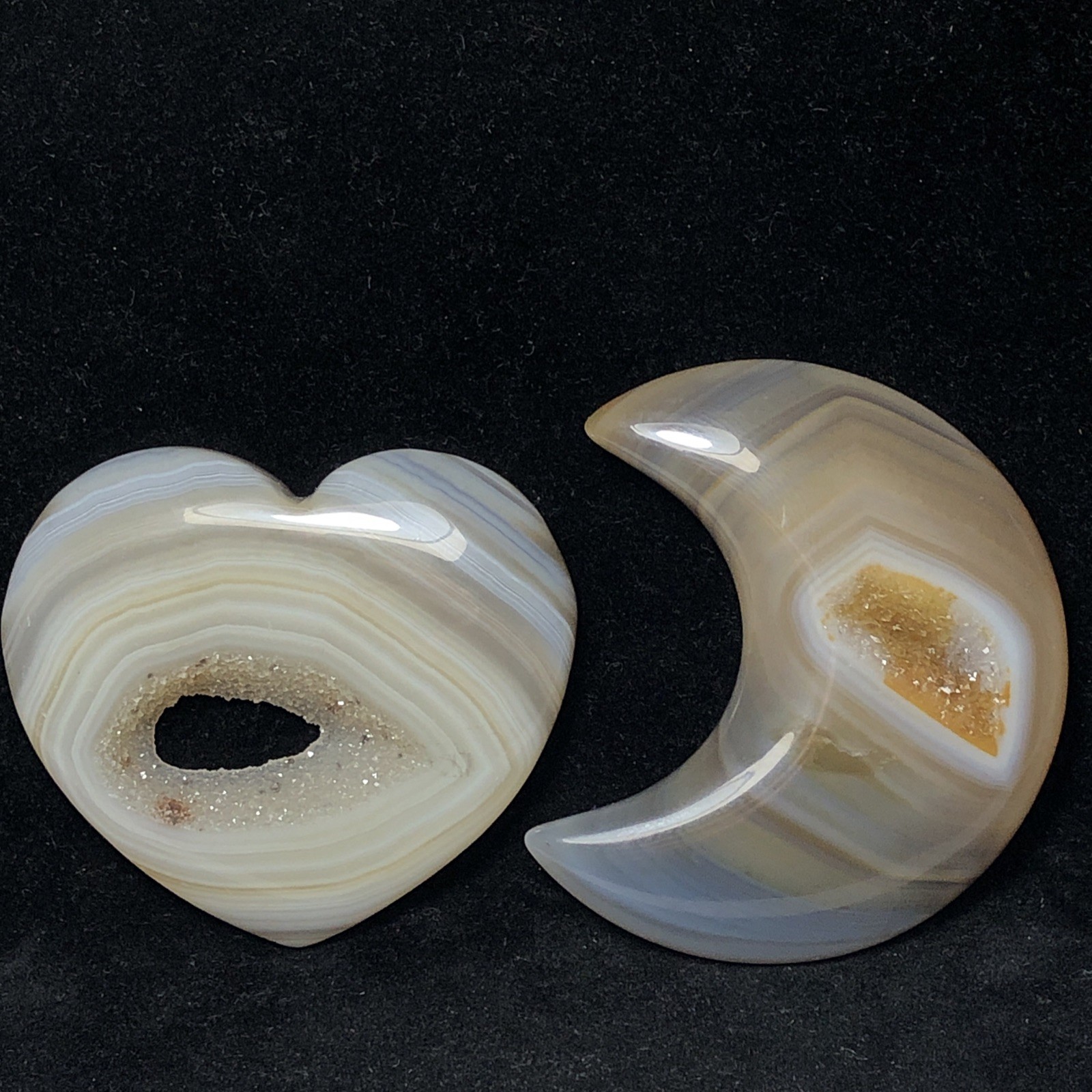 NATURAL QUARTZ CRYSTAL CLUSTER MINERAL SPECIMEN AGATE HAND-CARVED HEART AND MOON