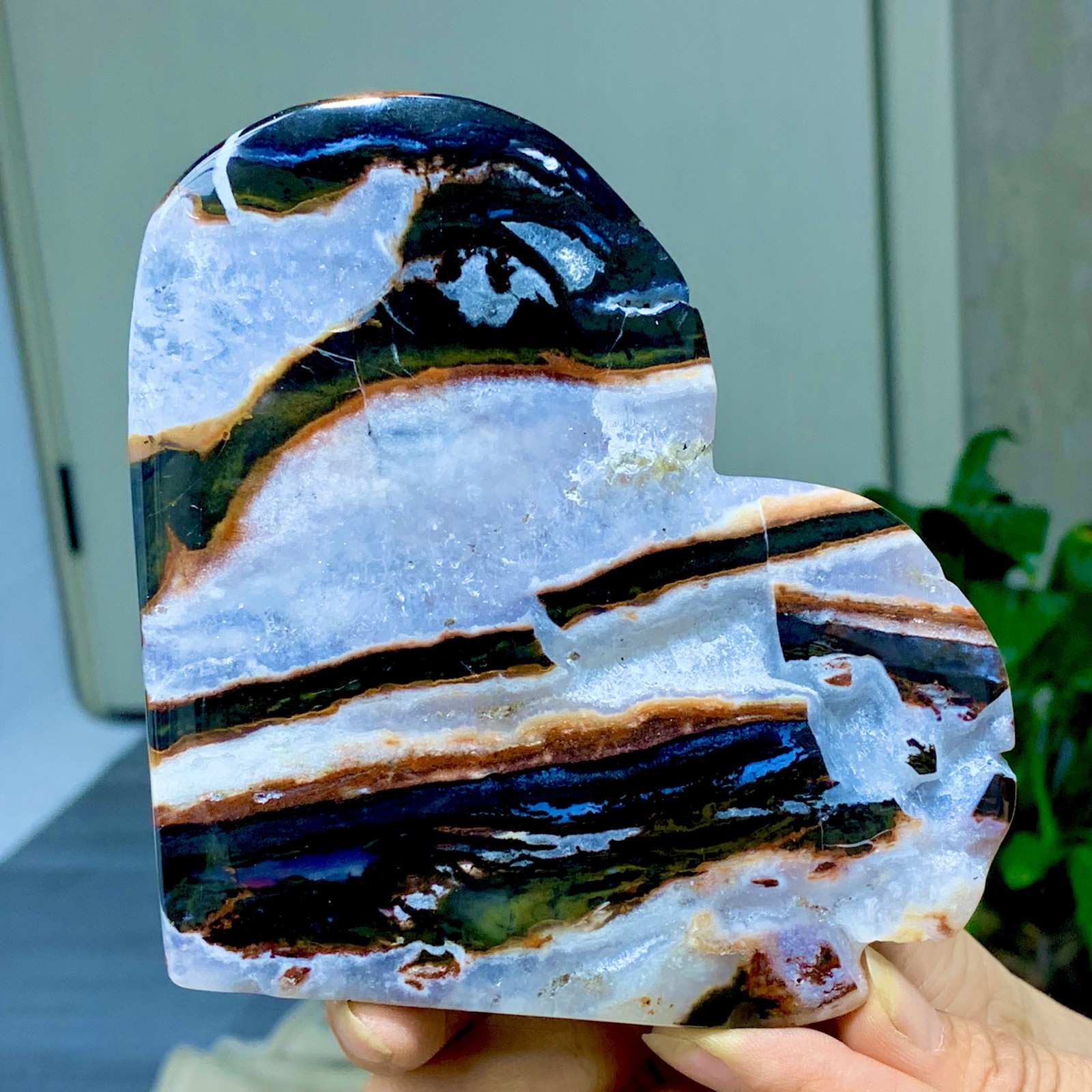 289G Natural black/brown Stripe agate heart-shaped Crystal mineral