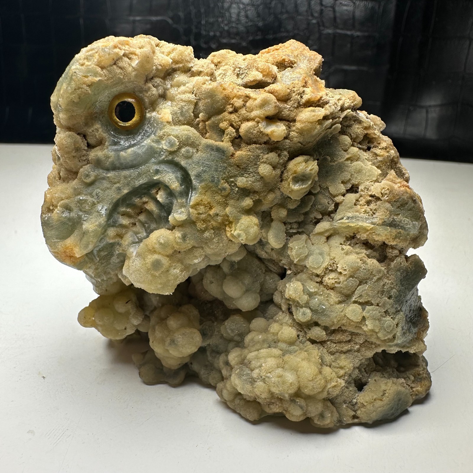 Natural Crystal Mineral Specimen.GRAPE Agate.Hand-carved tyrannosaurus.Statue.BU