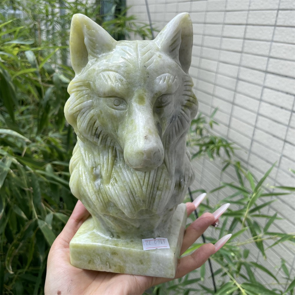 7.8LB 7.9″ Natural Xiuyan Jade Wolf King Crystal Quartz Carving Courage Reiki