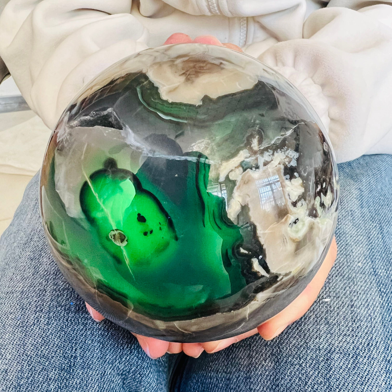 4.51LB Natural volcanic agate crystal cave ball polishing and healing 2050g
