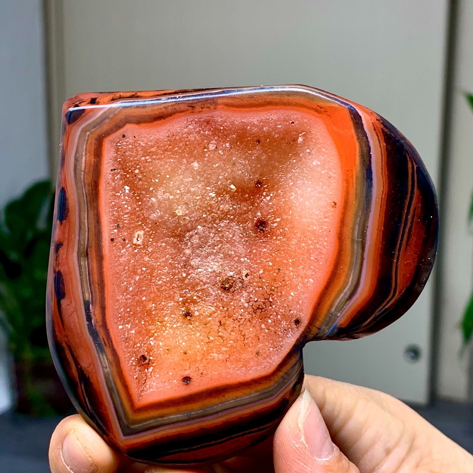 133G Natural red agate heart shaped quartz crystal gem mineral specimen D351