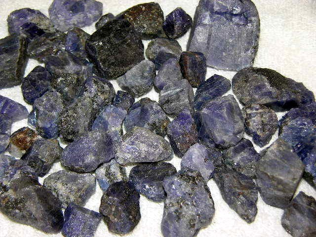 Tanzanite crystal untreated mixed grade rough 10-25mm 1/2 ounce lots 1-3 piece