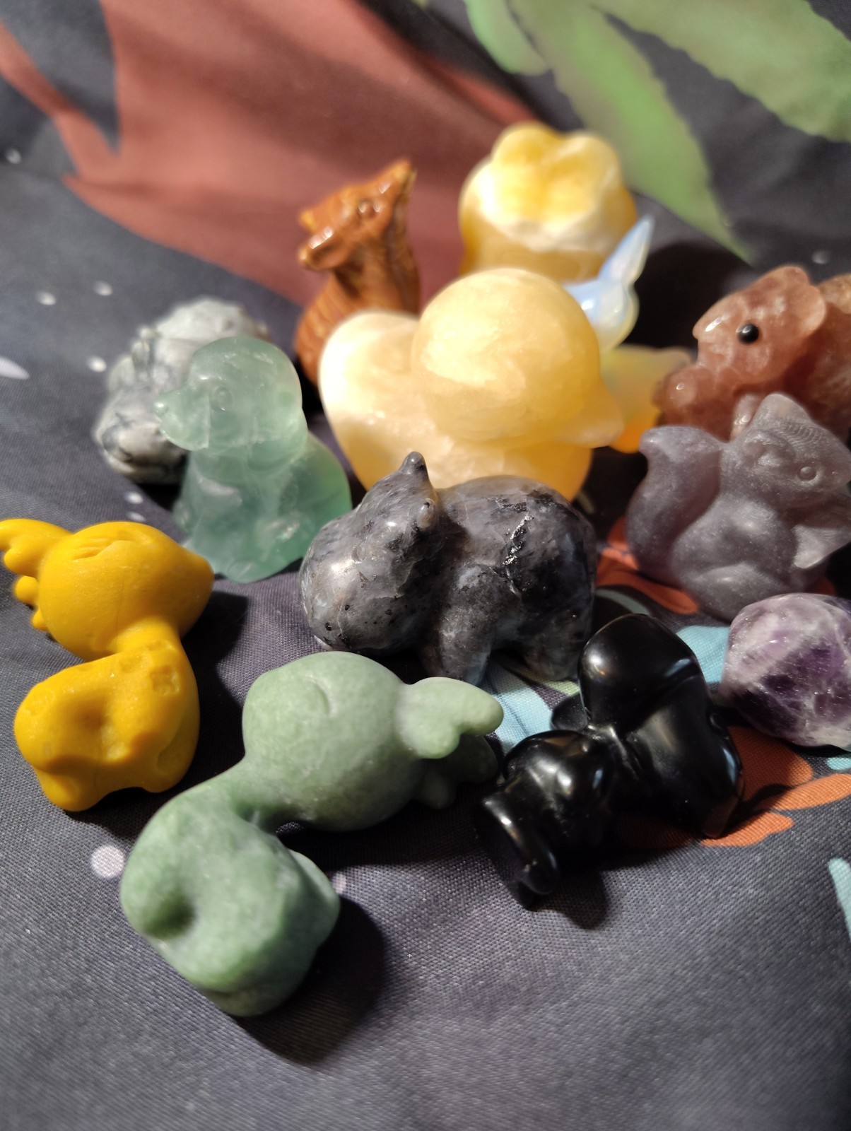 Natural Crystal Mineral Specimen Hand-Carved Animal Collection