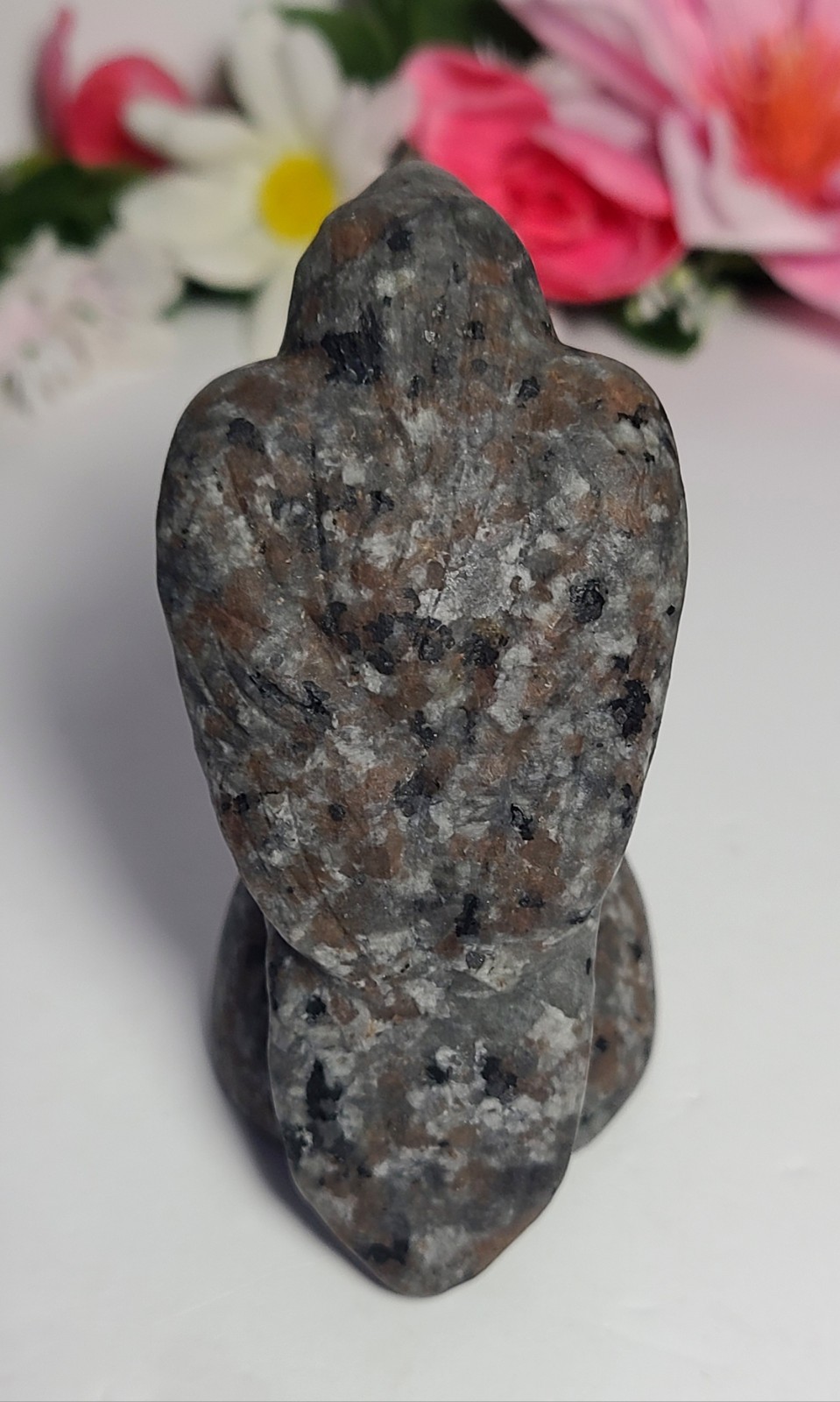 3.3″ 199g UV Reactive Yooperlite Crow Raven Crystal Stone Carving Statue Wicca