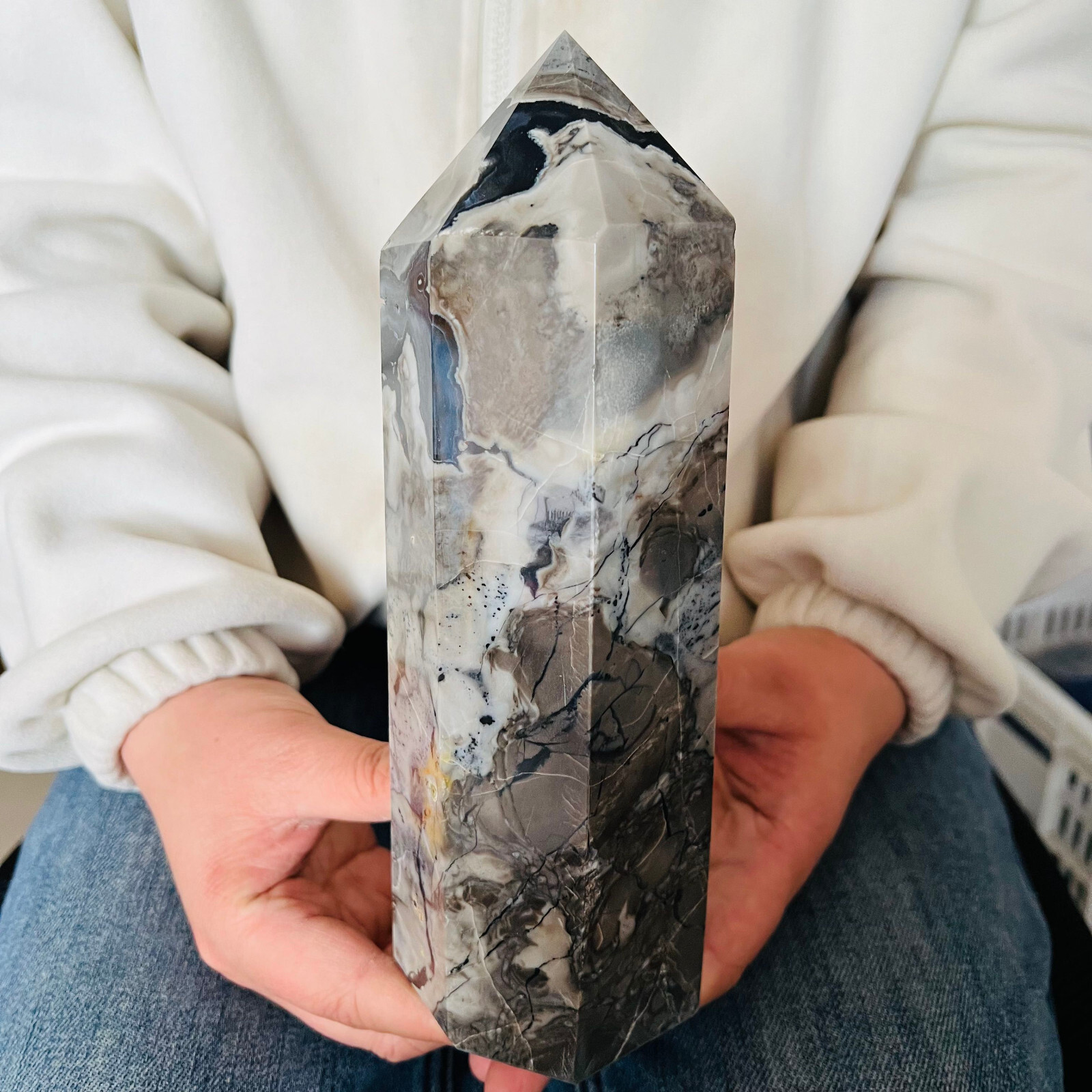 3.63LB Polishing and Restoration of Natural Volcanic Agate Crystal Tower 1650g