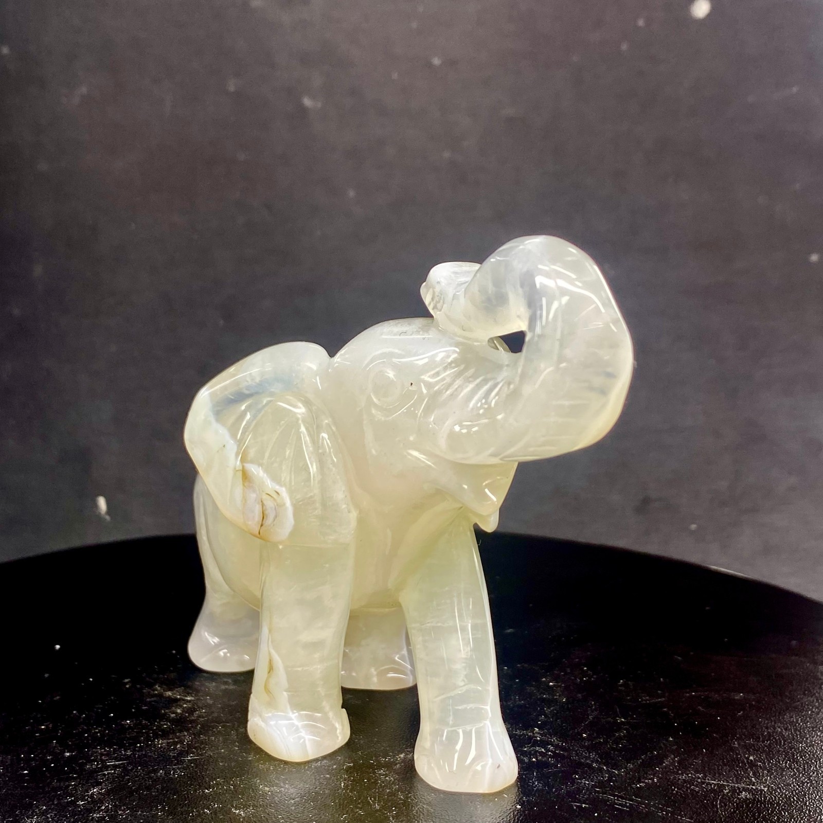 300G Natural agate carved crystal elephant realistic crystal therapy
