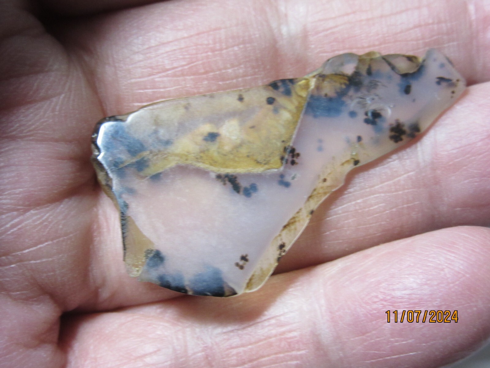 Montana Quartz Opaque Tumbled Agate Slice Collectible MQOAT-1.75