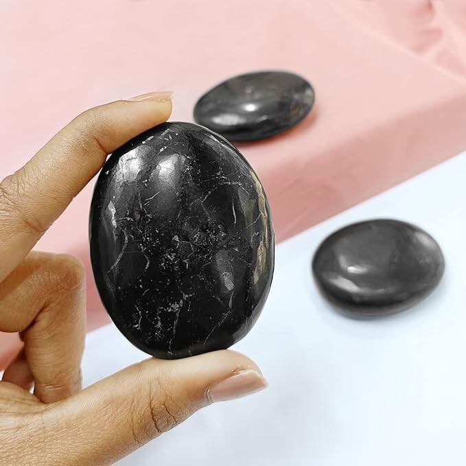 5Pcs Set Natural Polished Shungite Palm Stone Oval Shape Gemstone For Relaxation