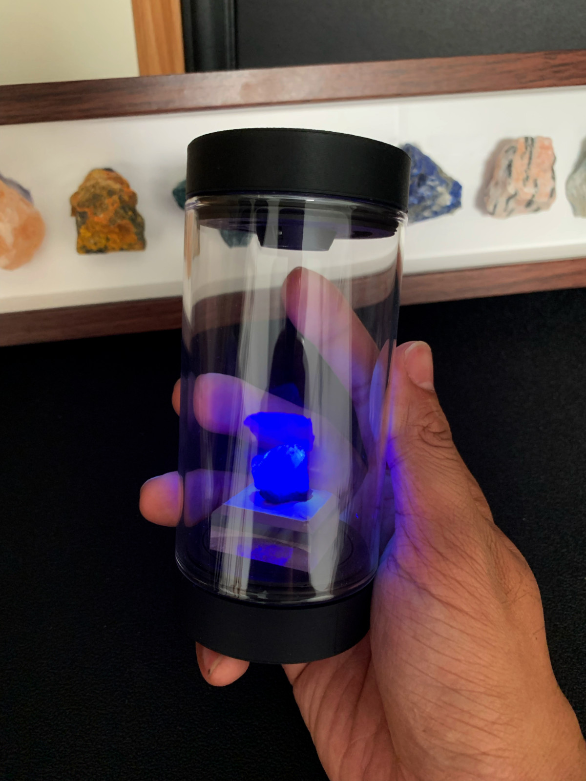 Mineral Display Box Dual Light UV Filter 360° Rotation Magnetic Glass Case