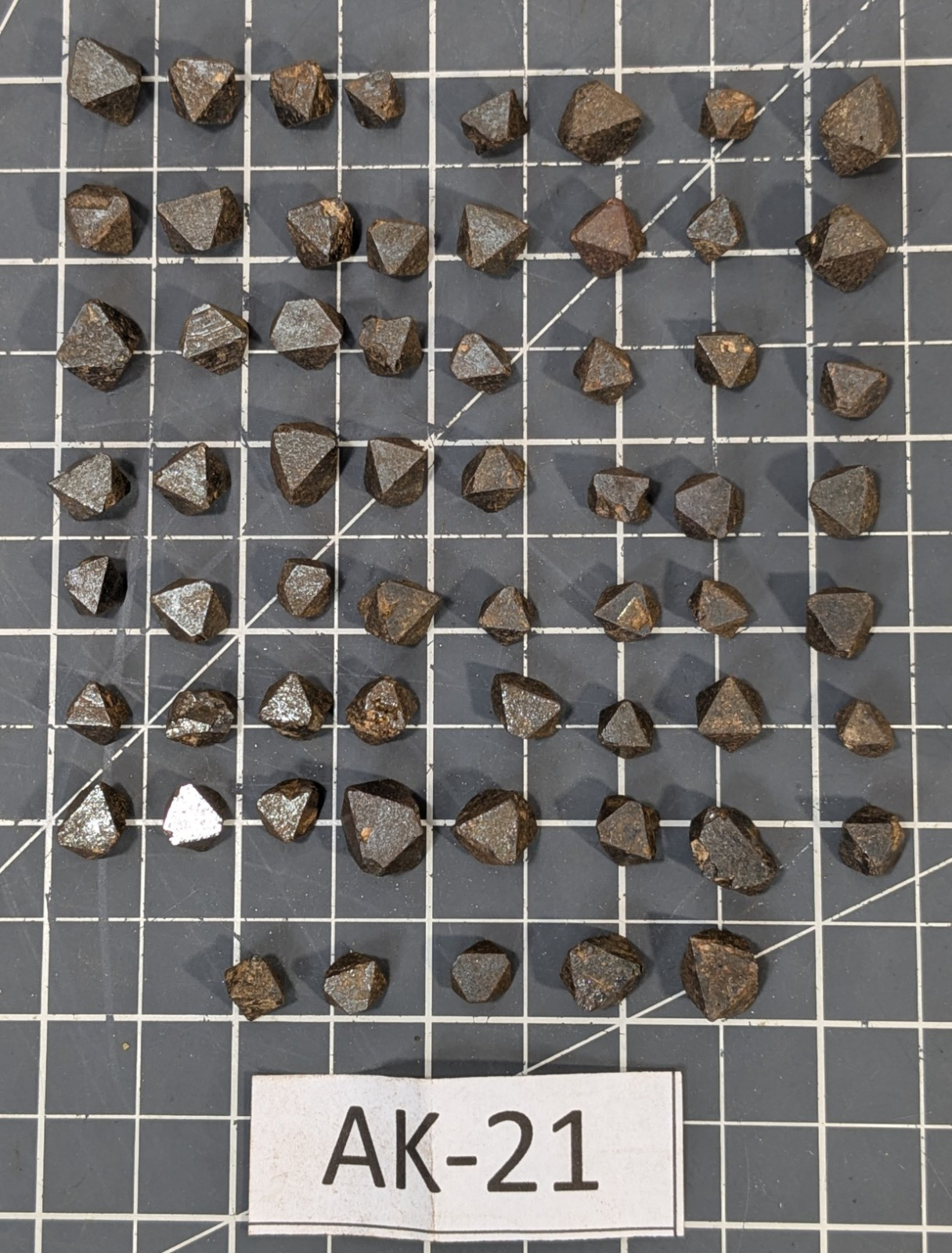 ** (61) (RARE) Natural Magnetite Octohedrons (~88g) AK-21