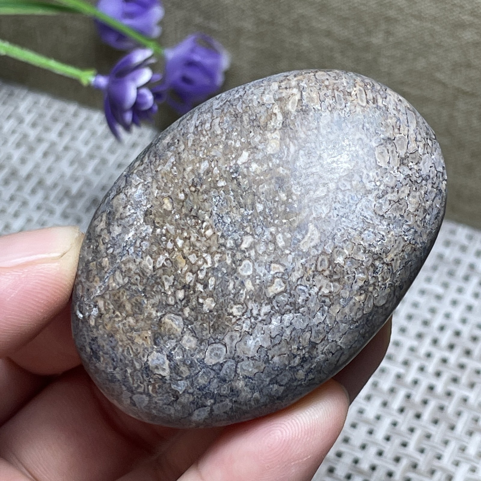 Awesome! beautiful stone home Decoration Madagascar collection 95g 58*42*27mm