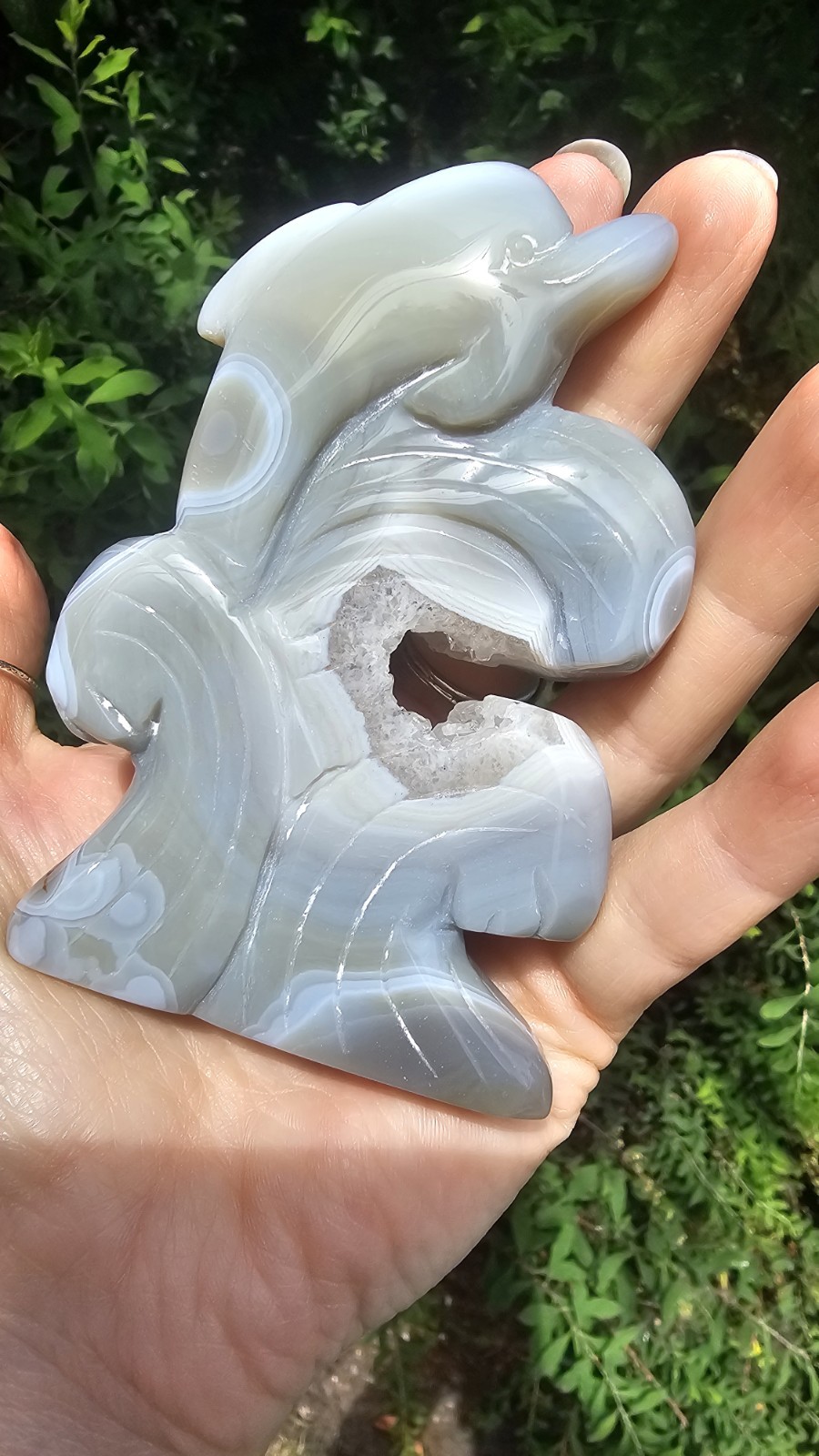 ✨️SALE✨️ Quartz & agate Dolphin carving 132g 9.3cm Druzy