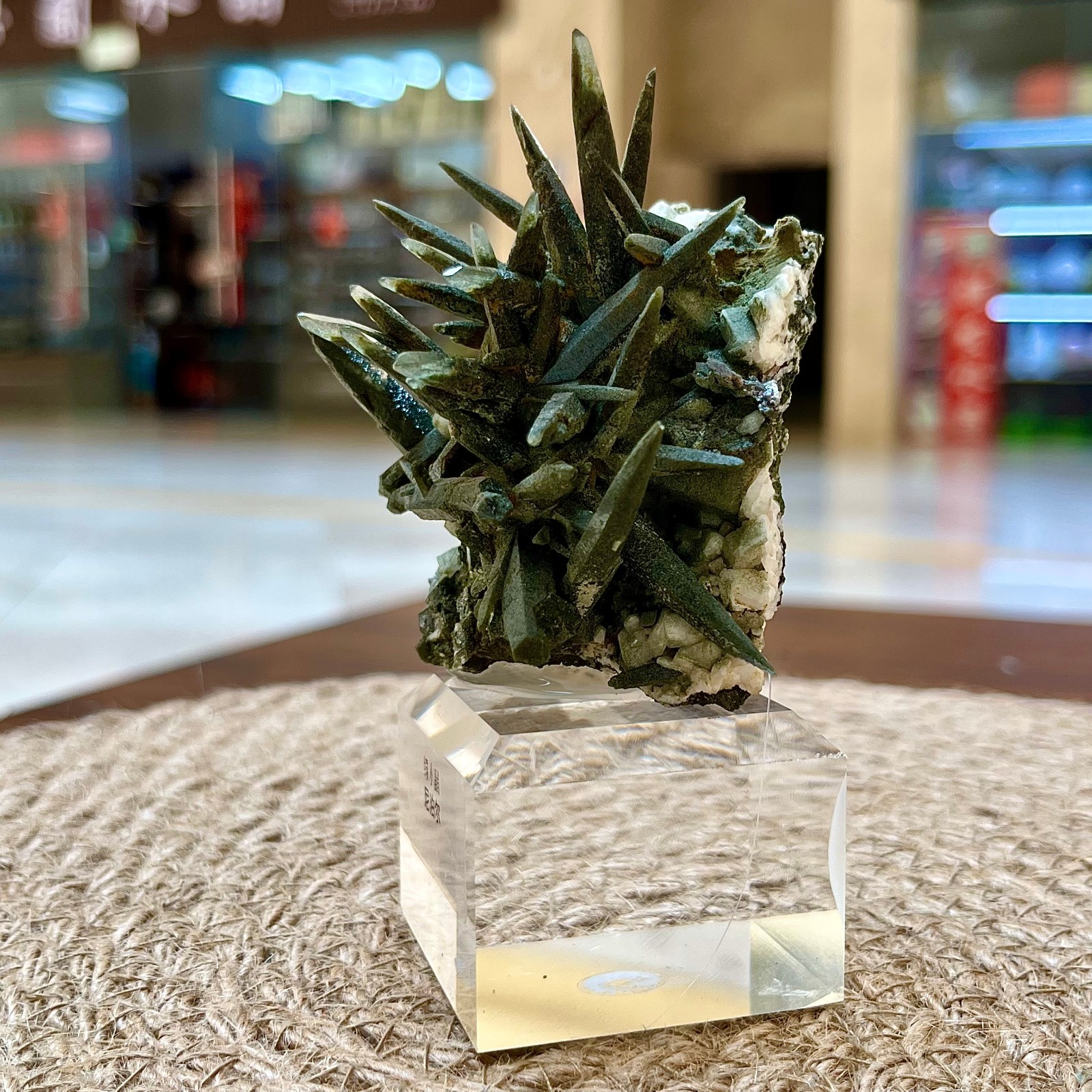 Nepal Green Phantom Quartz Cluster Natural Mineral Specimen Office Decor 151 g