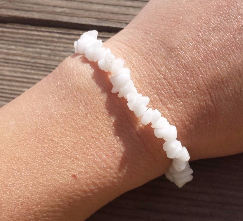 NATURAL WHITE AGATE STONE GEMSTONE STRETCHY CHIP BRACELET