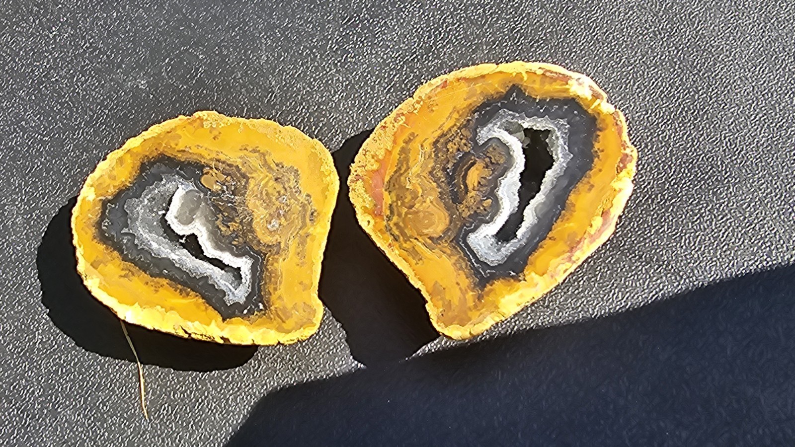 ✨️SALE✨️ Druzy agate Quartz Geode Pretty sparkly Creativity 155g 6cm 2 part set