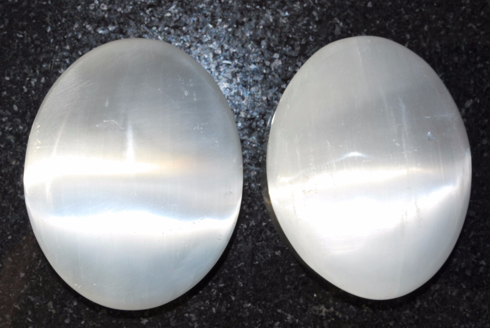 [2] LG SELENITE POCKET PALM WORRY STONES Healing Reiki – ZENERGY GEMS™
