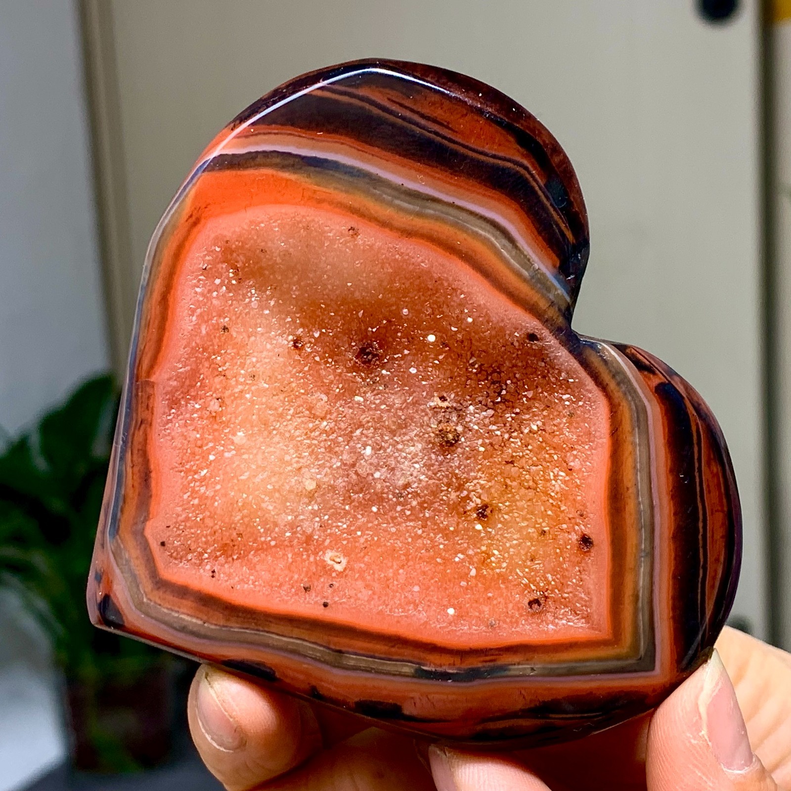 133G Natural red agate heart shaped quartz crystal gem mineral specimen D351