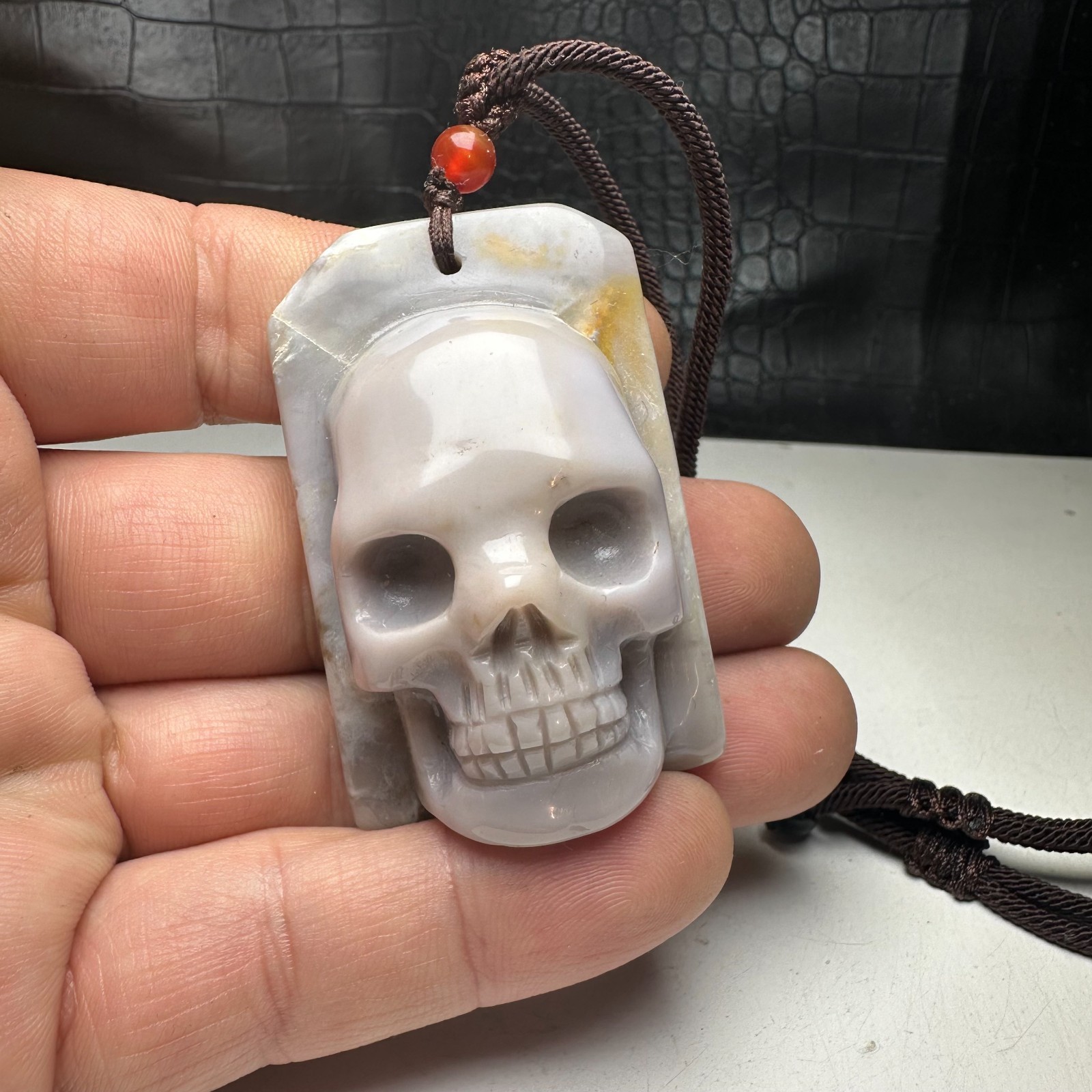 60g Natural Crystal Specimen. Agate.Hand-Carved Pendant Skull .Gift.BI