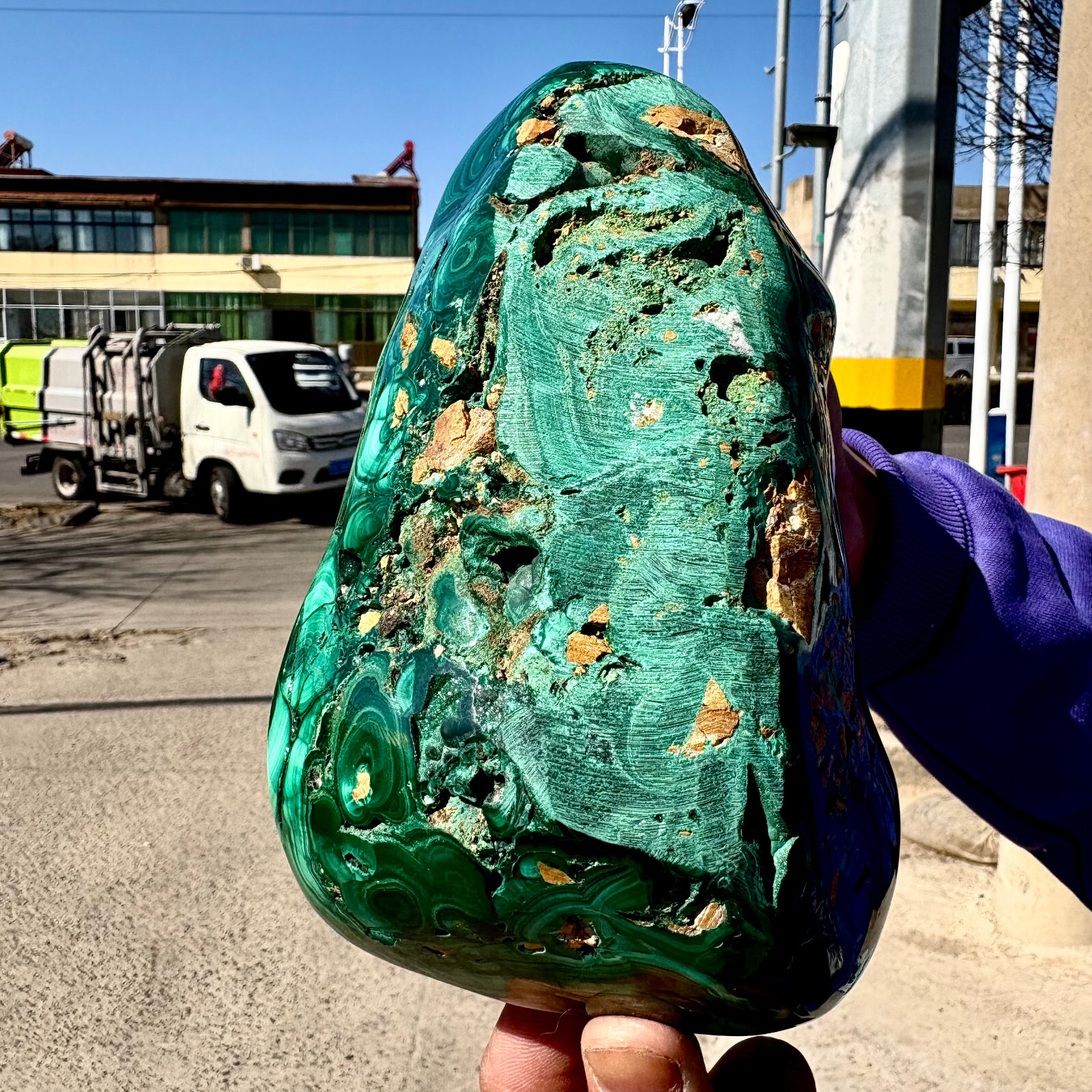 Natural Malachite Quartz raw stone decoration polishing ornaments