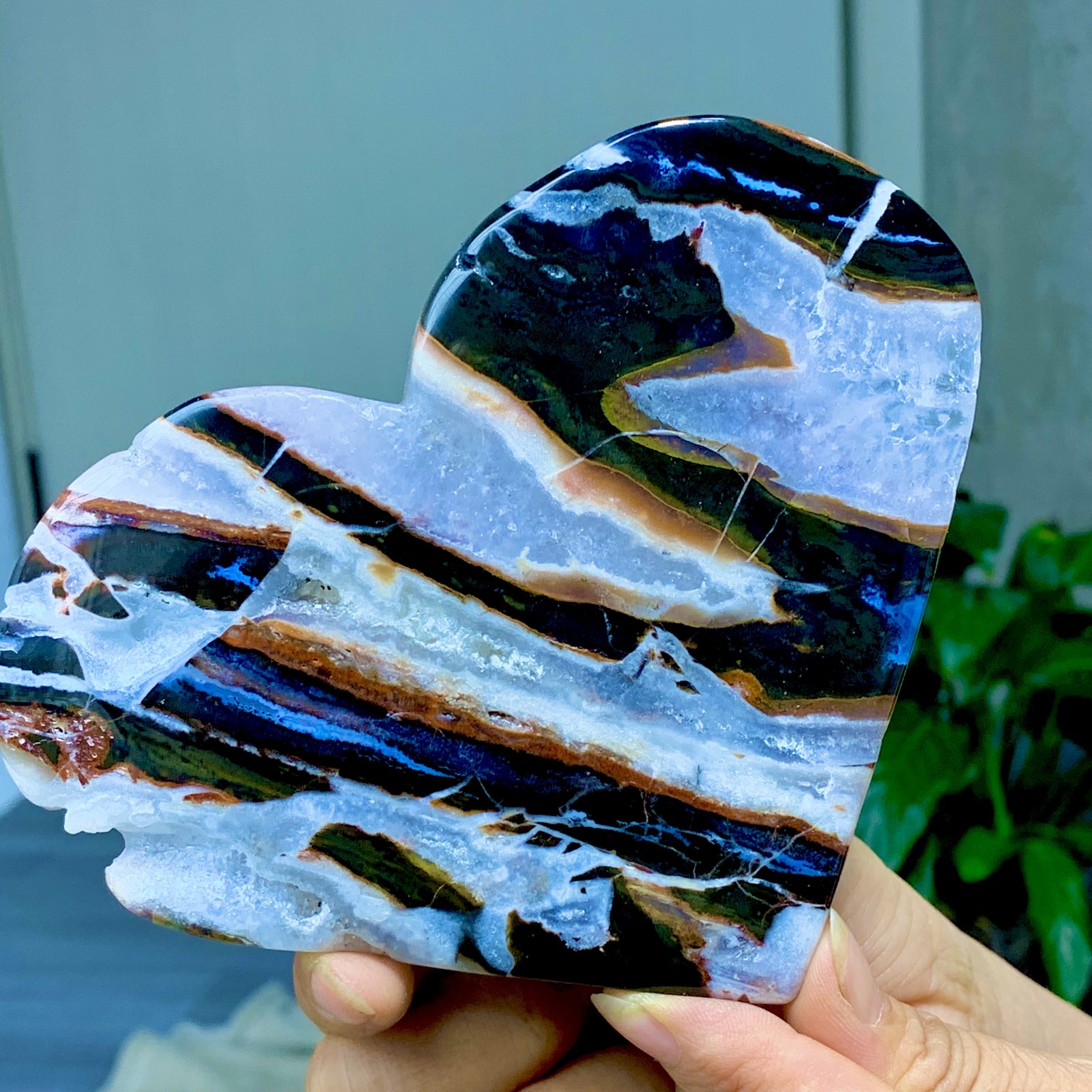 289G Natural black/brown Stripe agate heart-shaped Crystal mineral