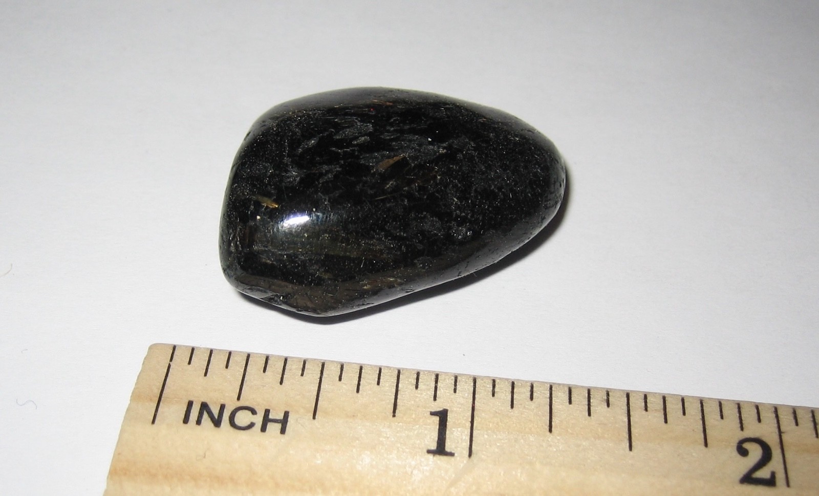 1.3″ RARE TUMBLED POLISHED AUTHENTIC NUUMMITE STONE FROM GREENLAND 17.6grams *15