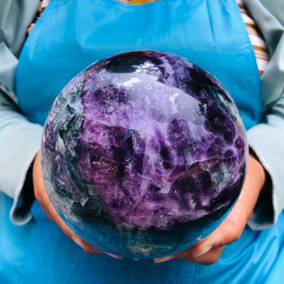 3270G Natural Green Coloured Fluorite Ball Quartz Crystal Reiki Healing 5492