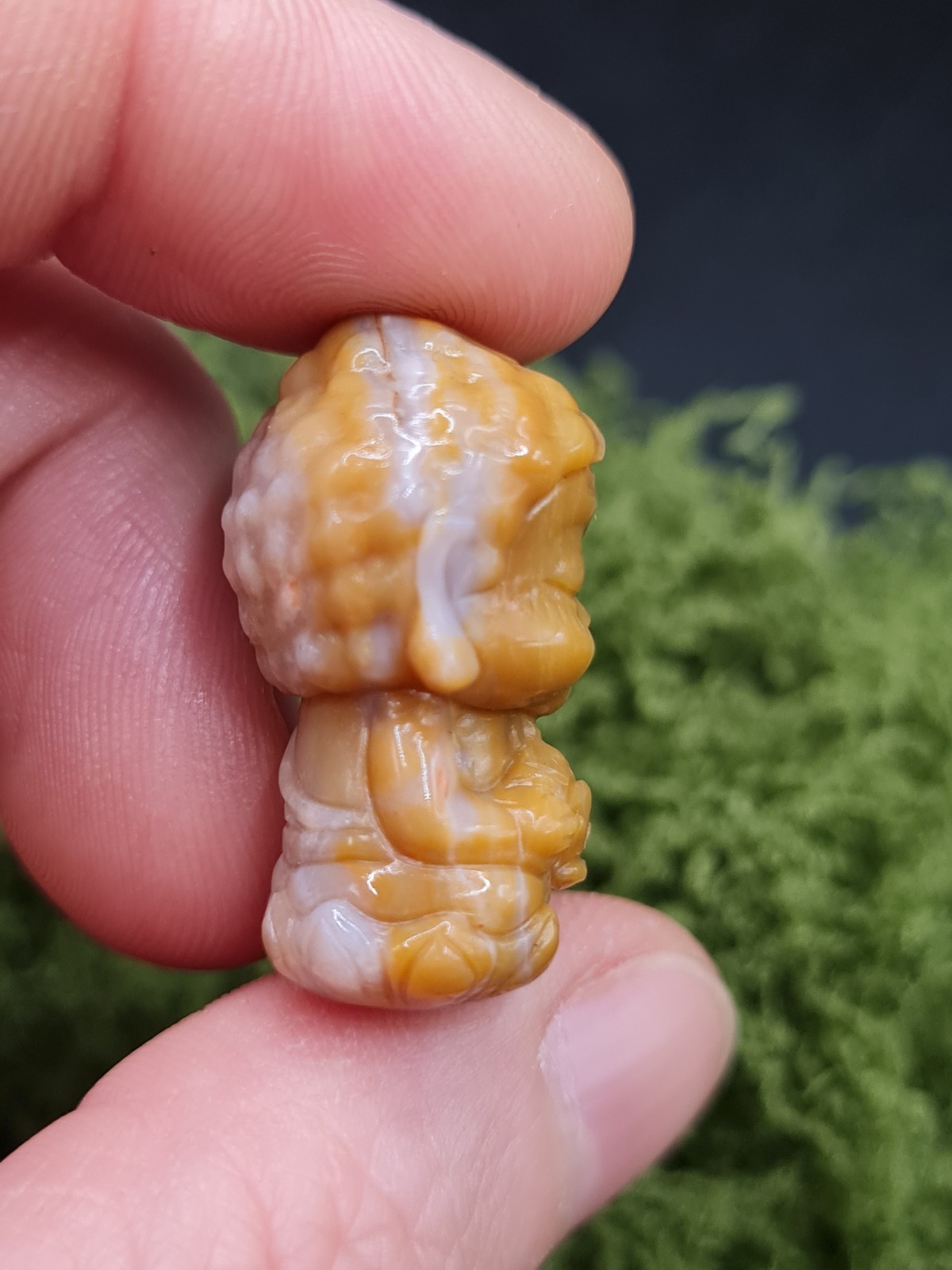 Cute Mini Alashan Agate Buddha Crystal Carving 2,5cm 7,5g Inner Mongolia