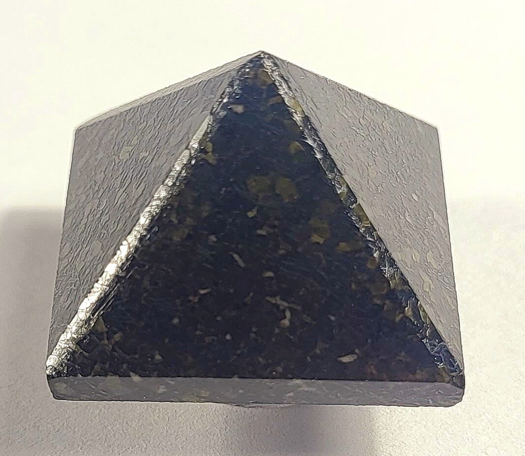 23mm Black Nuumite Nuummite Pyramid Sorcerers Stone Crystal Mineral India (1PC)