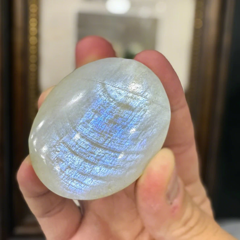 Natural Blue Moonstone Polished Flashy Palm Stone Worrystone Mineral Specimens